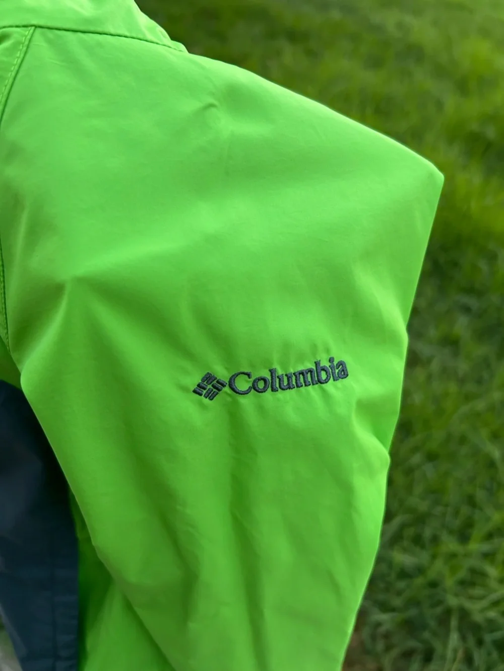 Columbia Bright Green Frog Hood Rain Jacket with Dark Gray Panel